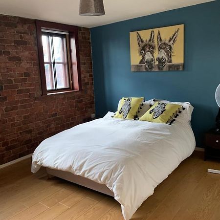 2 Bed Duplex Penthouse Apartment By Mathew Street Sleeps 6 ليفربول المظهر الخارجي الصورة